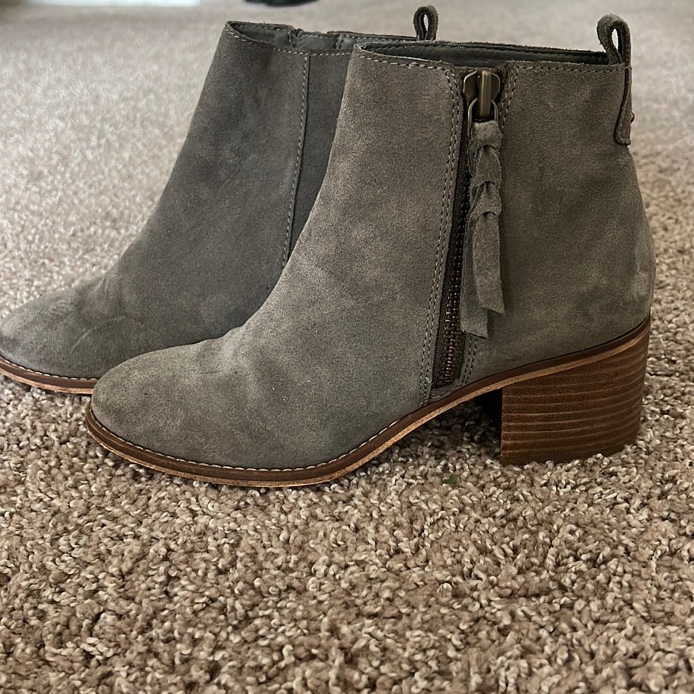 BP size 8 gray ankle booties